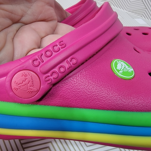 Crocs Ciabatta Paradise Pink Rainbow Band Retired Size 7 Slip On Pride Unisex. - Picture 7 of 7